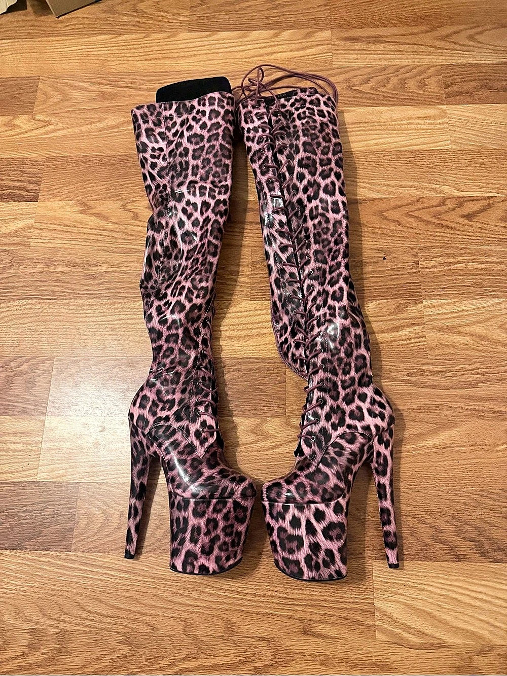 Hella Heels Purple Leopard Thigh High - 8 Inch - Half Zip Platform Boots  Sz 8